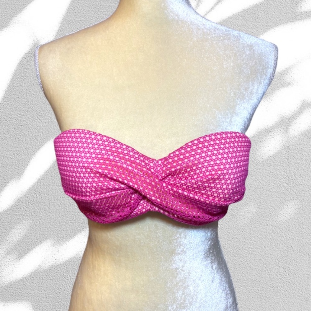 Victoria’s Secret Strapless Twist-front Swimsuit Top